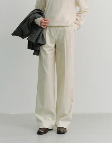 DOUBLE PLEATED CHINO SLACKS IVORY_UDPA6A224IV