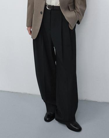 DOUBLE PLEATED WIDE SLACKS BLACK_UDPA6C213BK