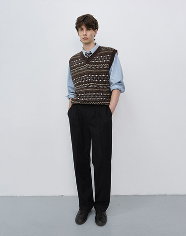 UNISEX CRAFTED V-NECK KNIT VEST DEEP BROWN_M_UDSW6C117W2