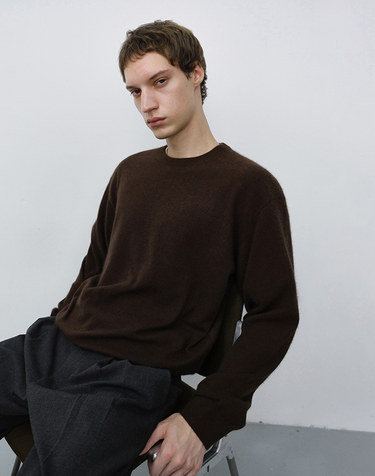 UNISEX ESSENTIAL CREWNECK SWEATER BROWN_M_UDSW6C110W2