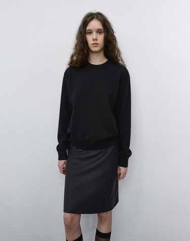 UNISEX ESSENTIAL CREWNECK SWEATER BLACK_UDSW6C110BK