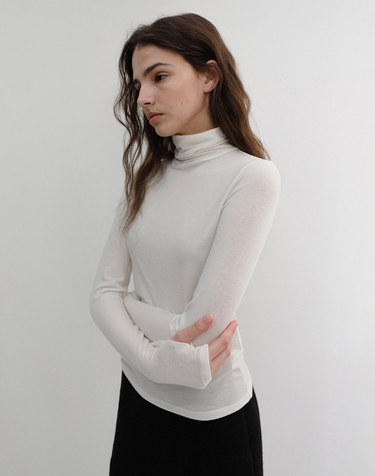 ESSENTIAL ROLL NECK TOP OFF WHITE_UDTS6D221OW