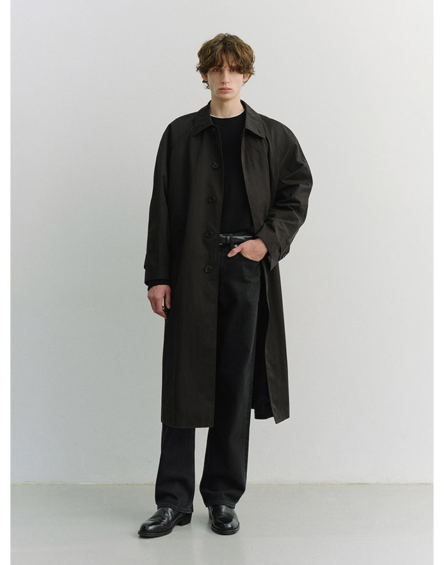 던스트 UNISEX REFINED MAC COAT BLACK_M_UDTR6A101BK 블랙 착용컷