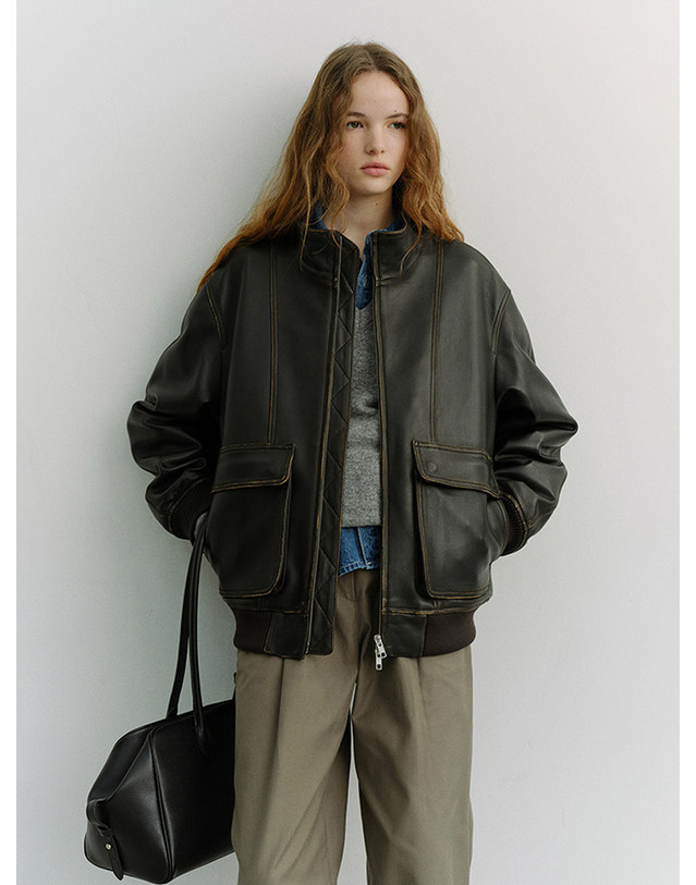 던스트 UNISEX STAND COLLARED LEATHER BLOUSON BRUSHED BLACK_M_UDJU6A104BK 블랙 착용컷