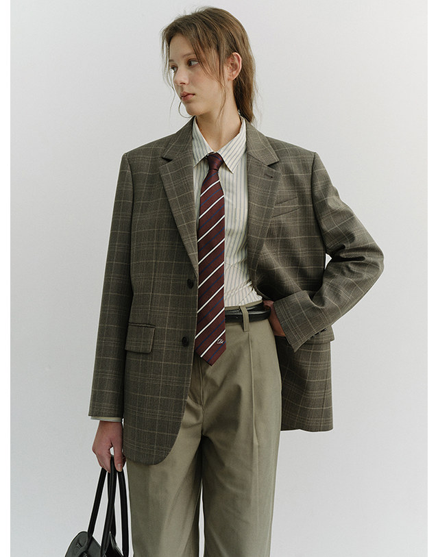 던스트 UNISEX 2 BUTTON WOOL BLAZER GREY CHECK_M_UDJA6A102G2 그레이 착용컷