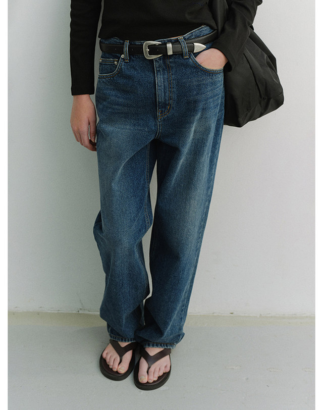 던스트 LOOSE JEANS VINTAGE BLUE_UDPA6A205B3 블루 착용컷