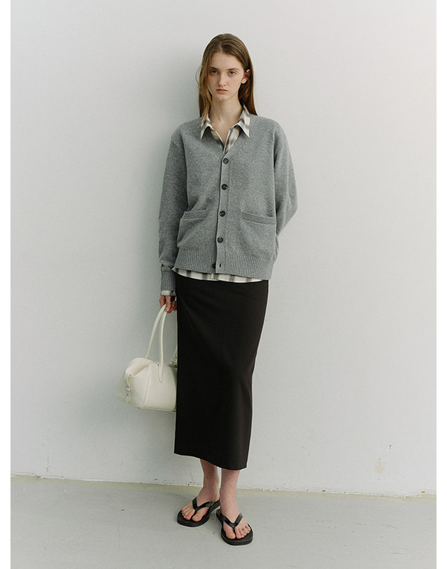 던스트 UNISEX BOYFRIEND KNIT CARDIGAN MELANGE GREY_UDSW6A102G2 그레이 착용컷