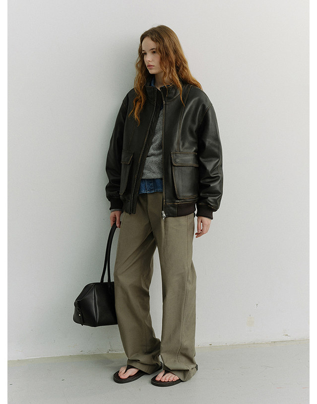 던스트 UNISEX STAND COLLARED LEATHER BLOUSON BRUSHED BLACK_UDJU6A104BK 블랙 착용컷