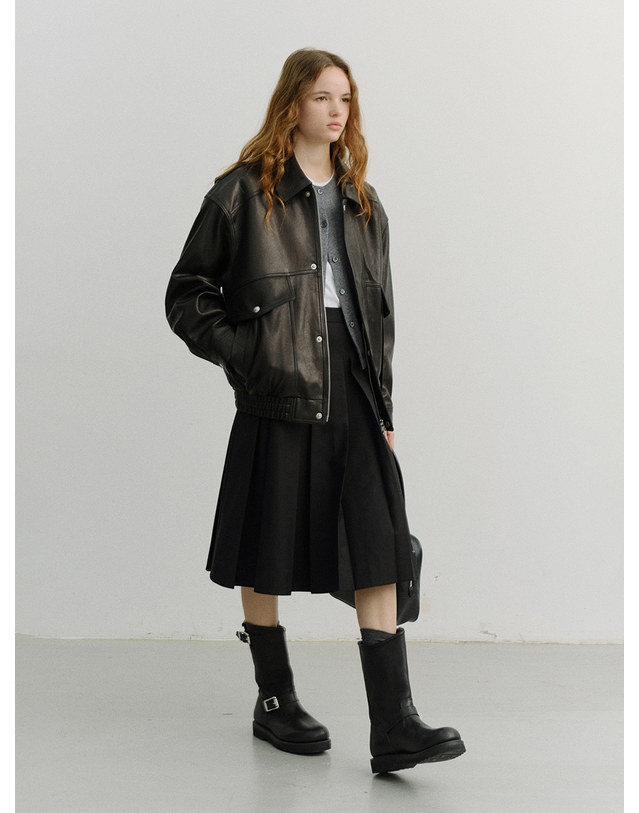 던스트 UNISEX OVERSIZED VINTAGE LEATHER BLOUSON BLACK_UDJU6A103BK 블랙 착용컷