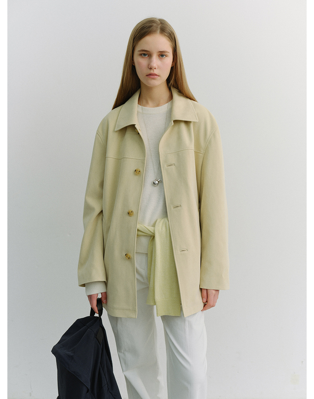 던스트 UNISEX ALTER-SUEDE HALF JACKET CREAM BEIGE_UDJA6A106CR 아이보리 착용컷
