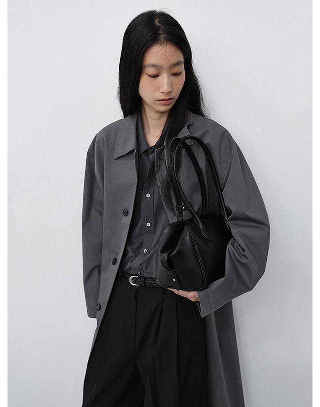 던스트 SOFT FRAME COMPACT SHOULDER BAG BLACK_UDBA6F210BK 블랙 착용컷