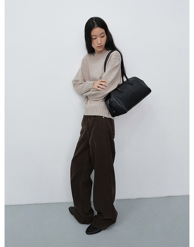 던스트 SOFT FRAME SHOULDER BAG BLACK_UDBA6F209BK 블랙 착용컷