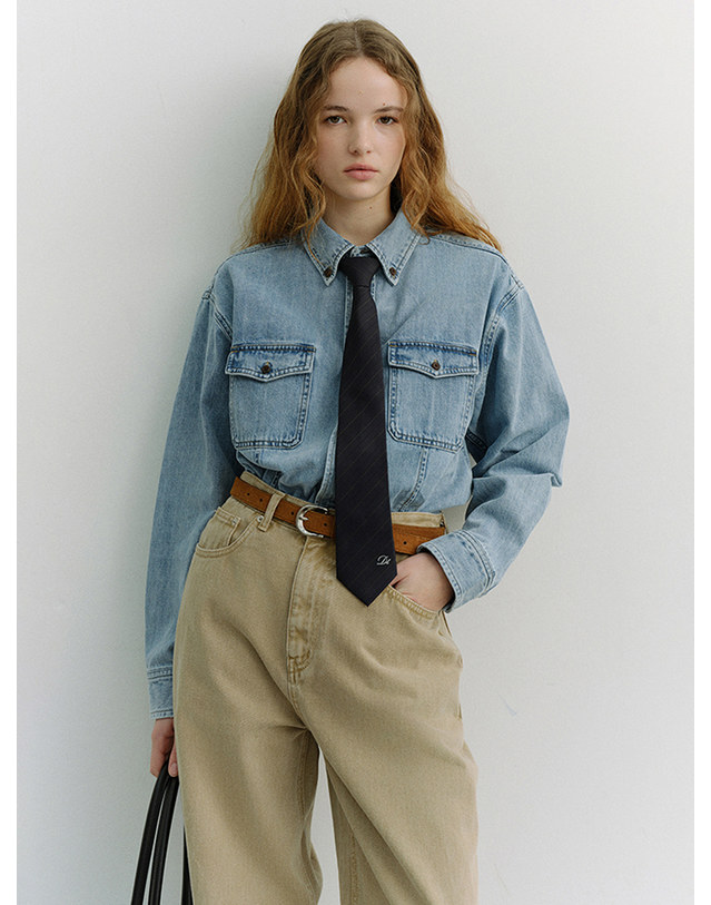 던스트 STRIPED TIE NAVY_M_UDNE6E101N2 네이비 착용컷