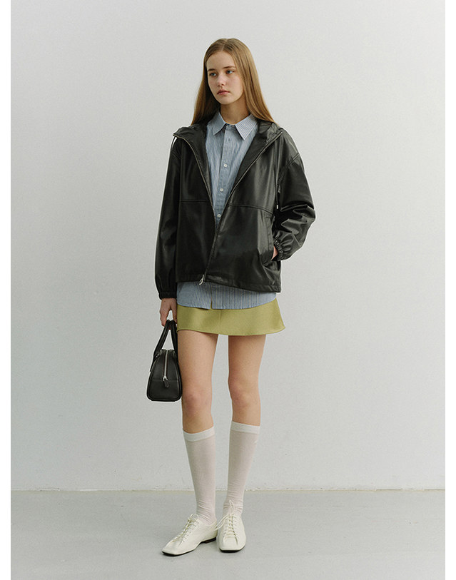 던스트 SHEER KNEE SOCKS IVORY_UDSS6E201IV 아이보리 착용컷
