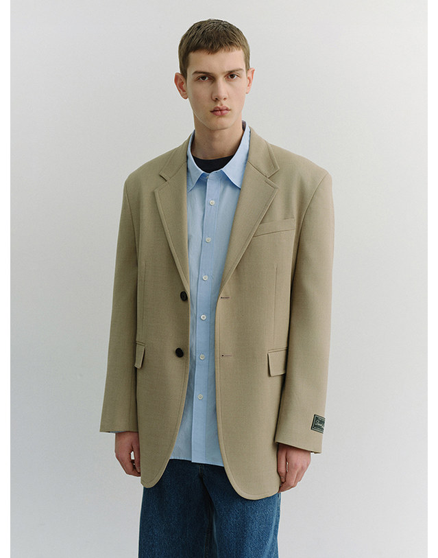 던스트 UNISEX OVERSIZED WOOL BLAZER CAMEL BEIGE_M_UDJA6A107I3 멀티컬러 착용컷