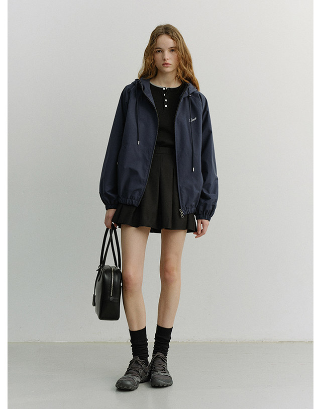 던스트 PLEATS MINI SKIRT BLACK_UDSK6A202BK 블랙 착용컷