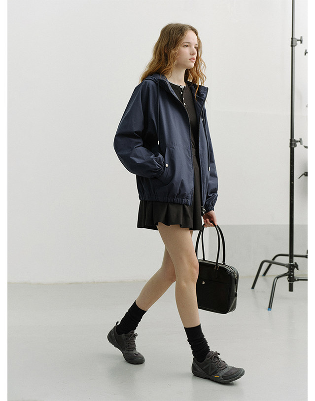 던스트 PLEATS MINI SKIRT BLACK_UDSK6A202BK 블랙 착용컷