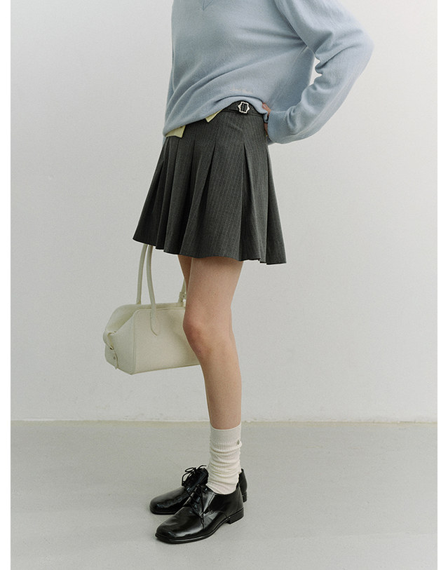 던스트 PLEATS MINI SKIRT GREY STRIPE_UDSK6A202G2 그레이 착용컷