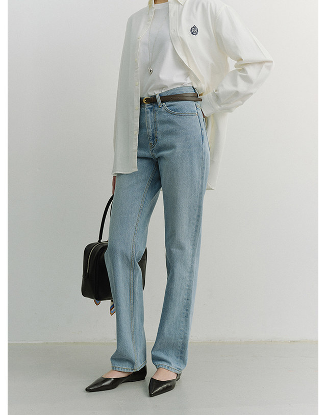 던스트 FULL LENGTH SLIM JEANS LIGHT BLUE_UDPA6A212B1 블루 착용컷
