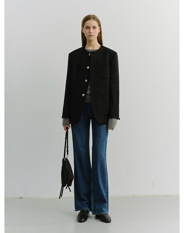 던스트 RELAXED FLARED JEANS CLASSIC BLUE_UDPA6A211B2 블루 착용컷