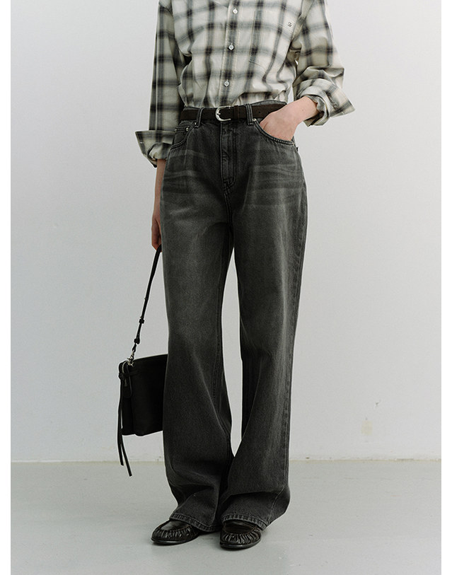 던스트 RELAXED WIDE JEANS WASHED GREY_UDPA6A208G2 그레이 착용컷