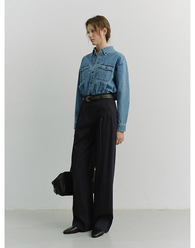 던스트 DOUBLE PLEATED CHINO SLACKS NAVY_UDPA6A224N2 네이비 착용컷