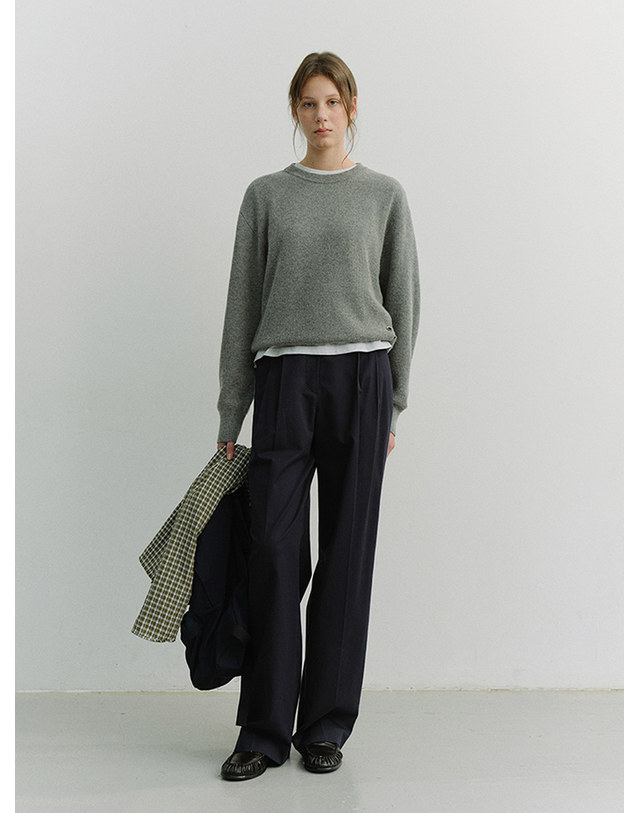 던스트 DOUBLE PLEATED CHINO SLACKS NAVY_UDPA6A224N2 네이비 착용컷