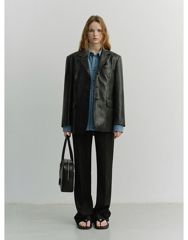 던스트 STRAIGHT SLACKS BLACK_UDPA6A202BK 블랙 착용컷