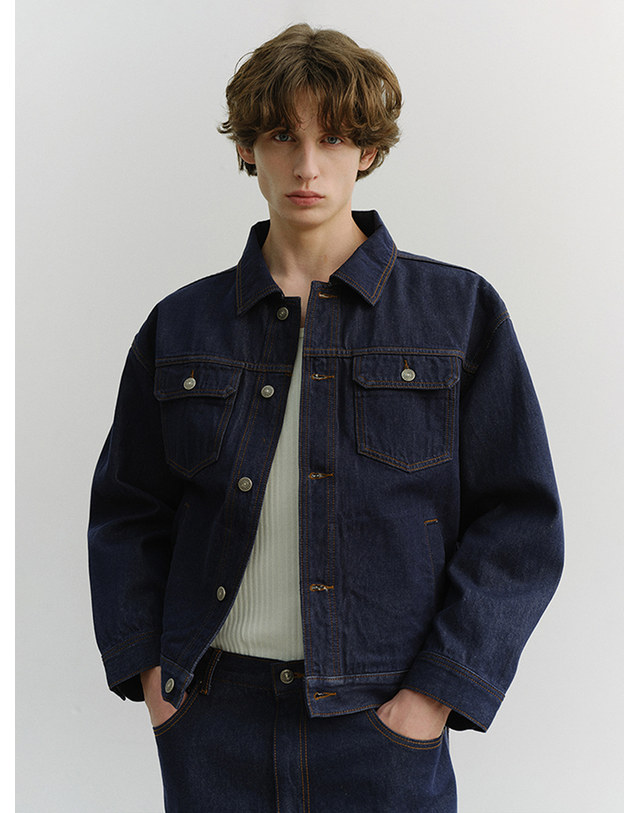 던스트 UNISEX DENIM TRUCKER JACKET INDIGO NAVY_UDJU6A108N1 네이비 착용컷