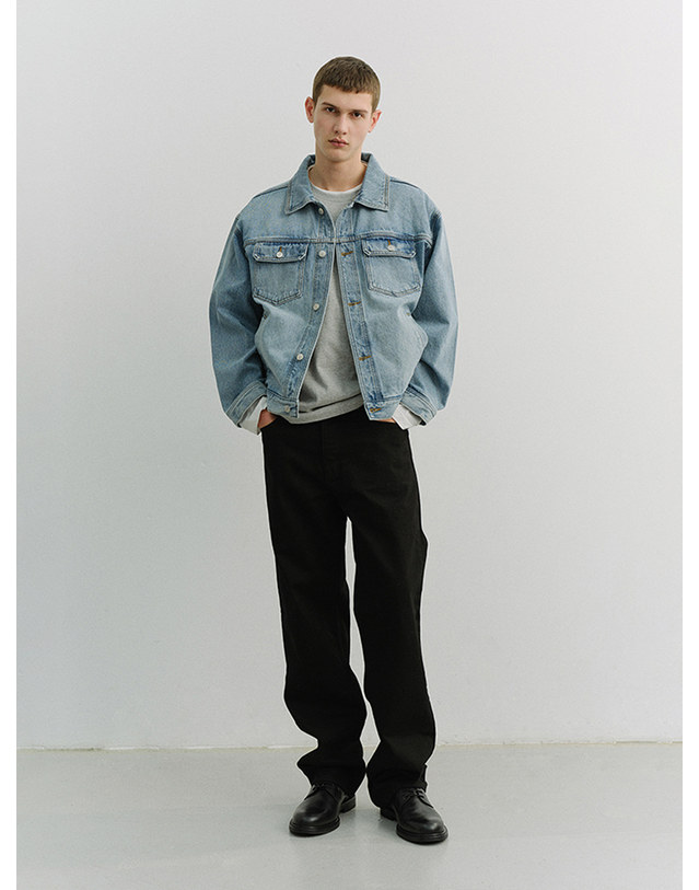 던스트 UNISEX DENIM TRUCKER JACKET LIGHT BLUE_UDJU6A108B1 블루 착용컷