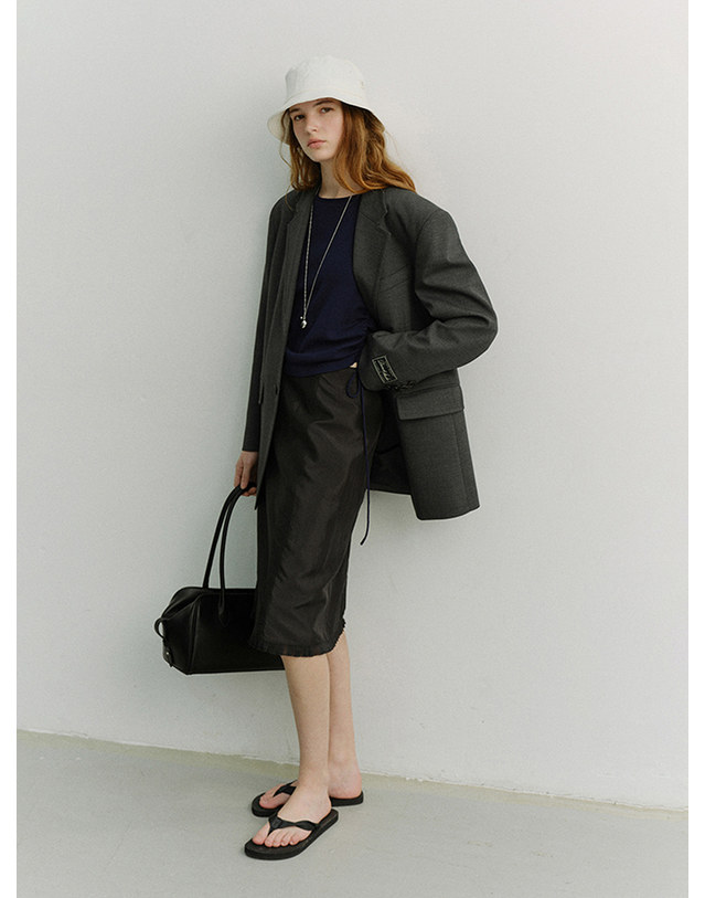 던스트 UNISEX OVERSIZED WOOL BLAZER MELANGE GREY_UDJA6A107G2 그레이 착용컷
