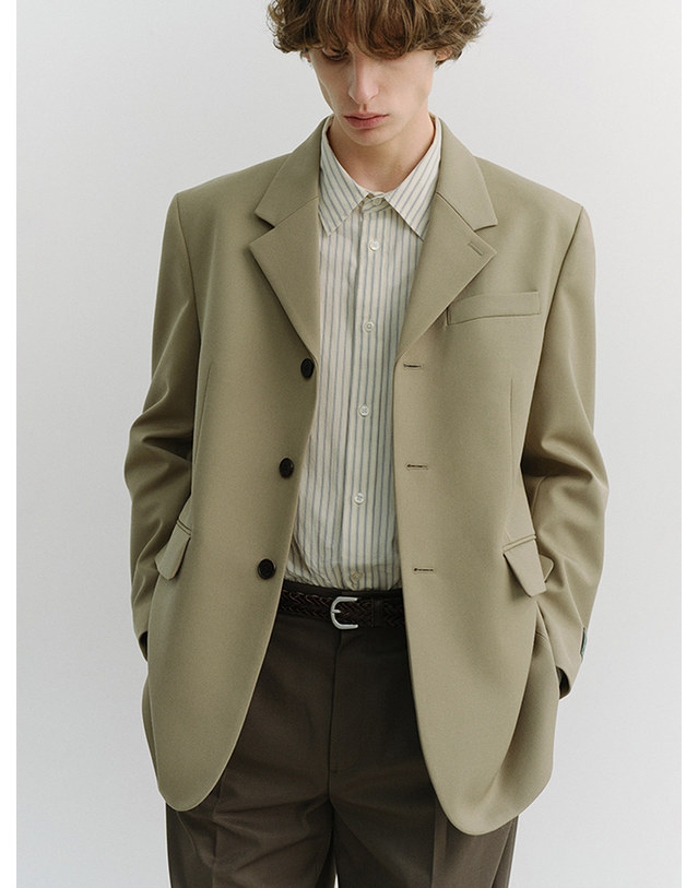 던스트 UNISEX 3 BUTTON WOOL BLAZER KHAKI BEIGE_UDJA6A103I3 멀티컬러 착용컷