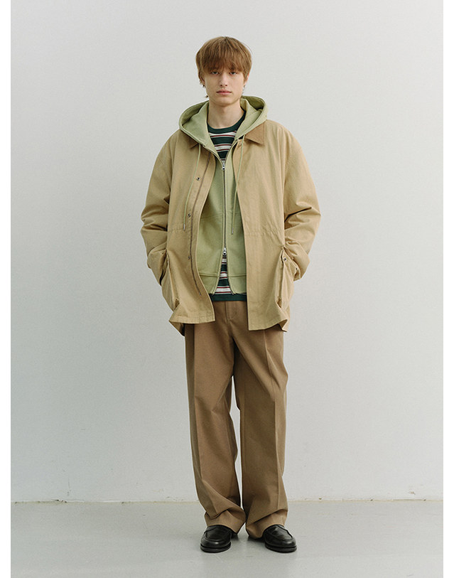 던스트 UNISEX CROPPED ZIP-UP HOODIE OLIVE_M_UDTS6A101K1 그린 착용컷