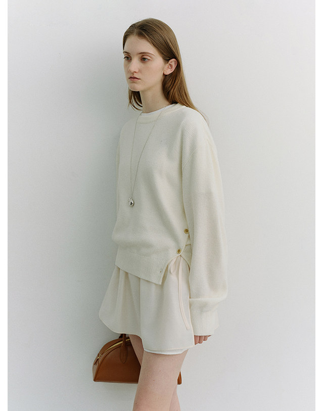 던스트 LAYERED VOLUME SKIRT CREAM_UDSK6A210CR 아이보리 착용컷