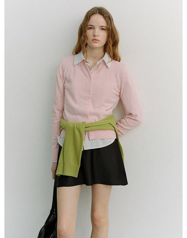 던스트 SATIN MINI SKIRT BLACK_UDSK6A201BK 블랙 착용컷