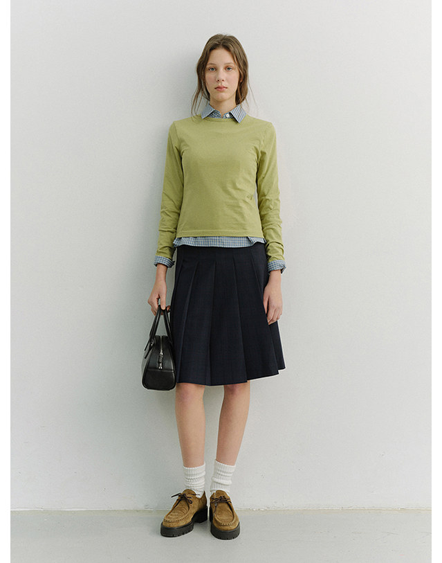 던스트 ESSENTIAL CREW-NECK T-SHIRT OLIVE_UDTS6A202K1 그린 착용컷
