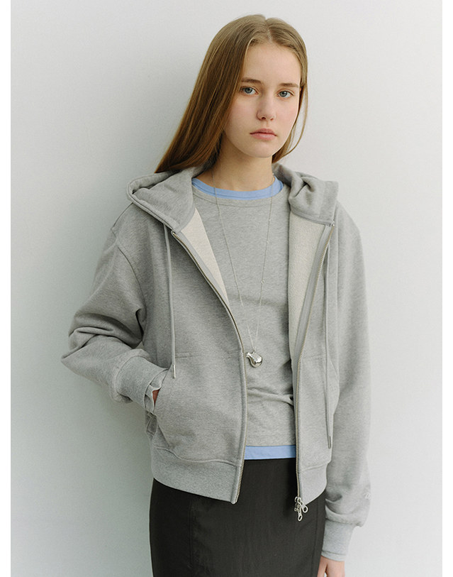 던스트 ESSENTIAL CREW-NECK T-SHIRT MELANGE GREY_UDTS6A202G2 그레이 착용컷