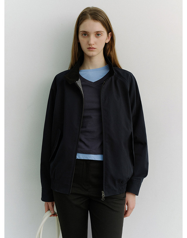 던스트 ESSENTIAL PETIT V-NECK T-SHIRT NAVY_UDTS6A201N2 네이비 착용컷