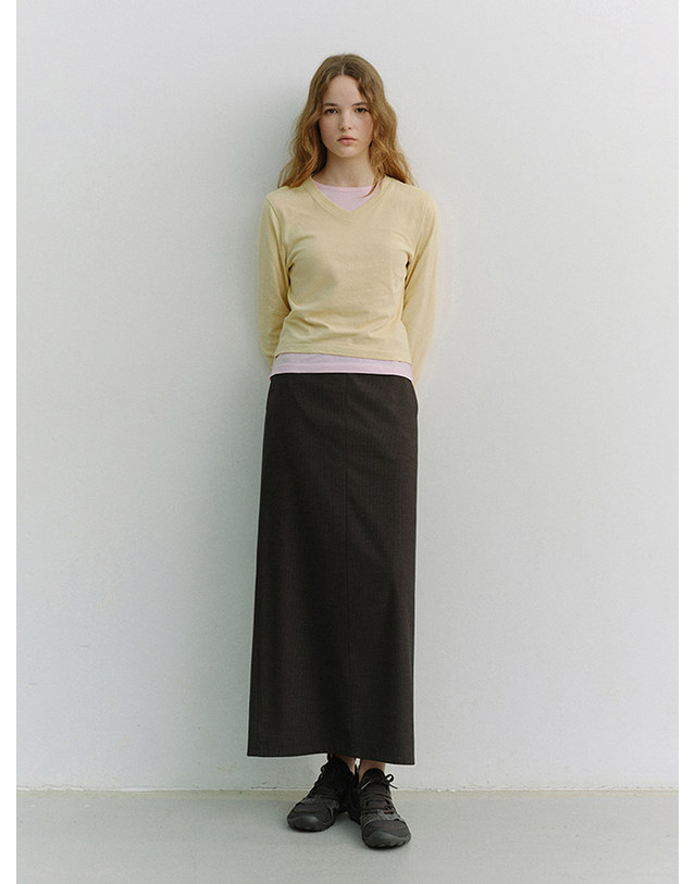 던스트 ESSENTIAL PETIT V-NECK T-SHIRT BUTTER_UDTS6A201Y1 노랑 착용컷