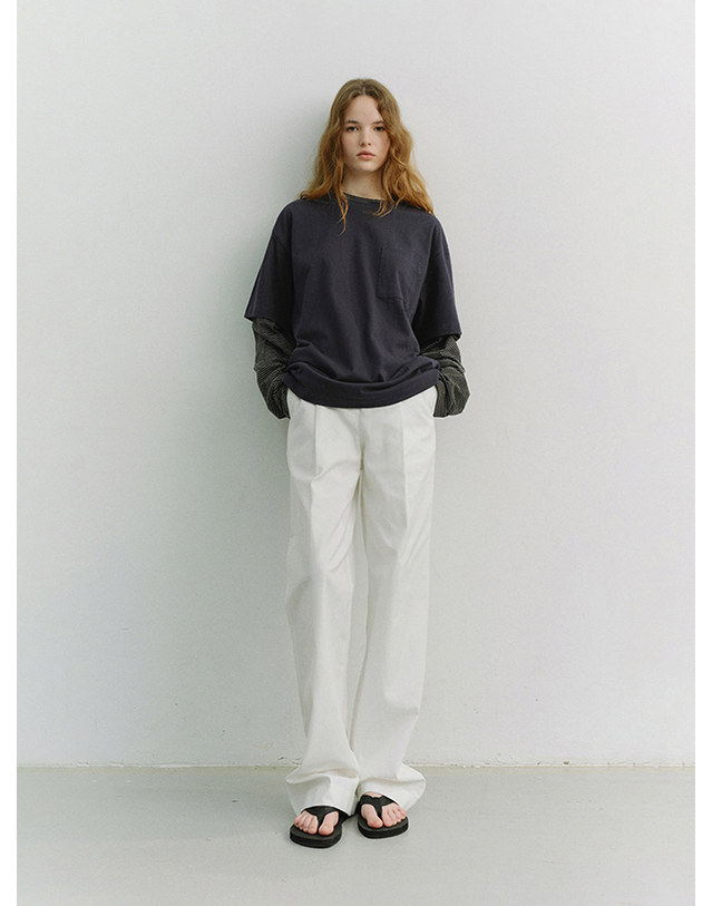 던스트 UNISEX LAYERED SET-UP T-SHIRT NAVY BLACK STRIPE_UDTS6A117N2 네이비 착용컷