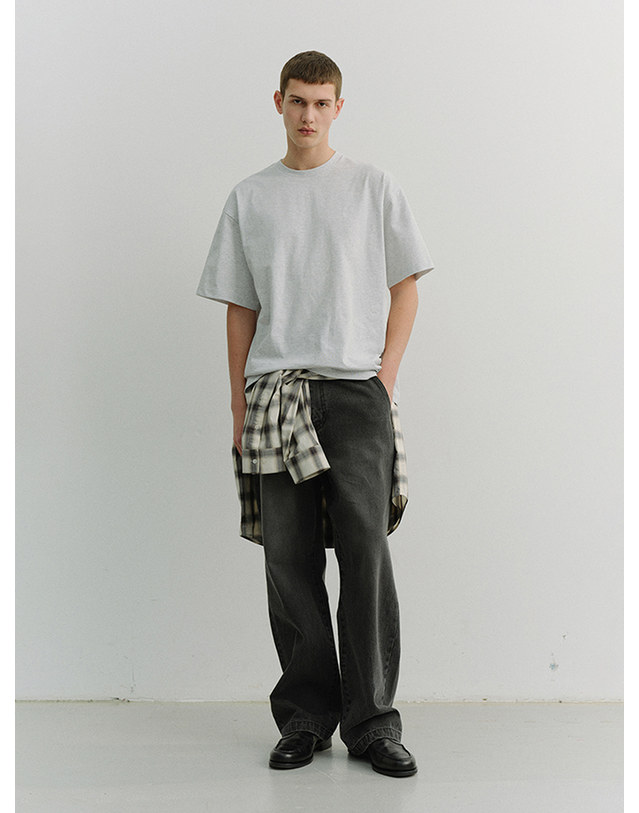 던스트 UNISEX LOOSE T-SHIRT LIGHT MELANGE GREY_UDTS6A112G1 그레이 착용컷