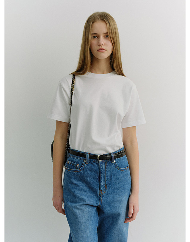 던스트 UNISEX LOOSE T-SHIRT WHITE_UDTS6A112WT 흰색 착용컷
