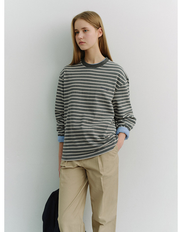던스트 UNISEX STRIPED T-SHIRT GREY STRIPE_UDTS6A106G2 그레이 착용컷