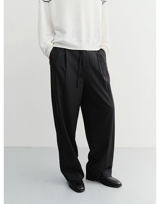 던스트 LOUNGE WOOL SLACKS BLACK STRIPE_M_UDPA6B321BK 블랙 착용컷