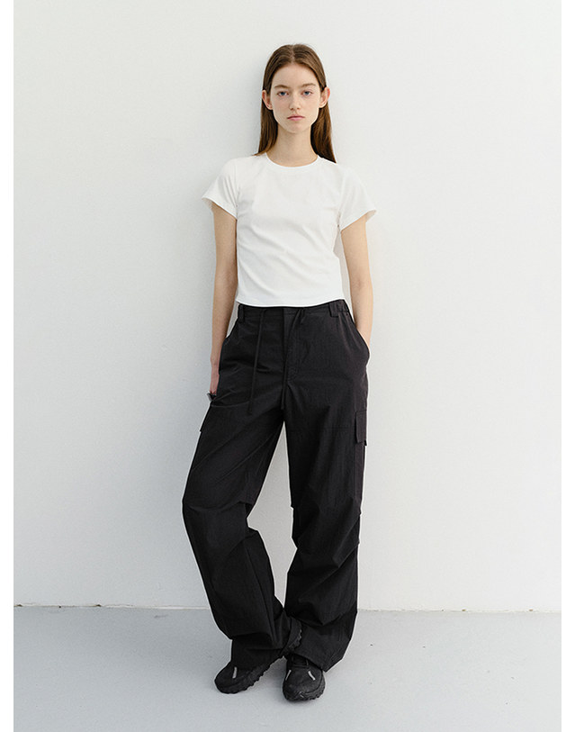 던스트 CURVED HEM SLIM TOP WHITE_UDTS6B225WT 흰색 착용컷
