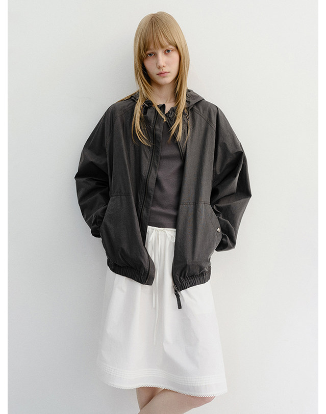 던스트 UNISEX SUMMER BREEZE WINDBREAKER BLACK_M_UDJU6B123BK 블랙 착용컷