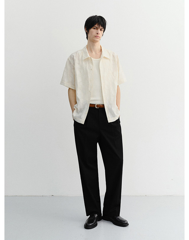 던스트 UNISEX HOLIDAY JACQUARD SHIRT CREAM JACQUARD_M_UDSH6B122IV 아이보리 착용컷