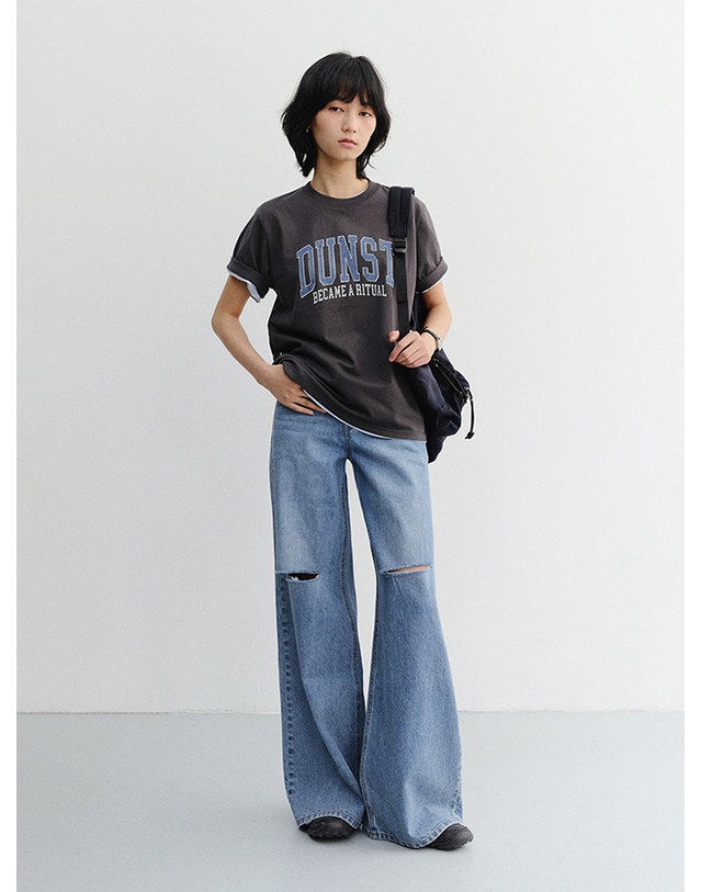 던스트 UNISEX VINTAGE ARCH LOGO T-SHIRT CHARCOAL GREY_UDTS6B145CG 그레이 착용컷