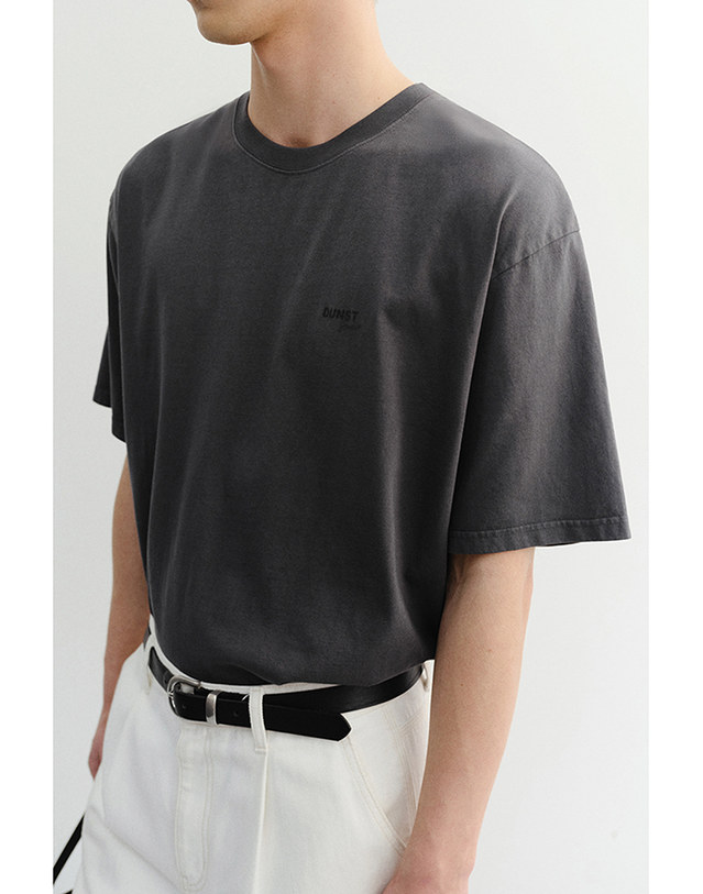 던스트 UNISEX GARMENT DYED T-SHIRT CHARCOAL GREY_M_UDTS6B146CG 그레이 착용컷