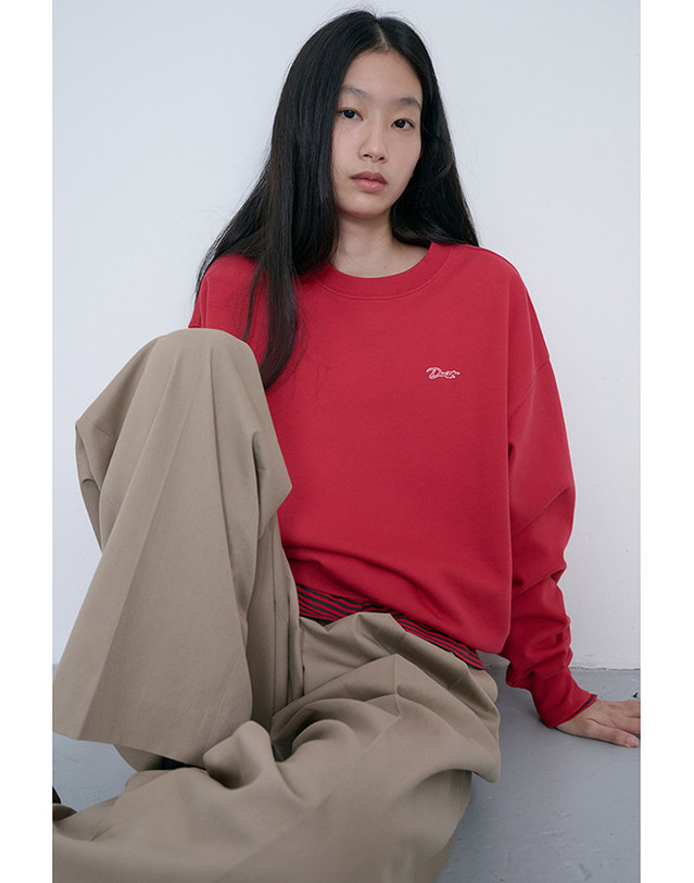 던스트 UNISEX GARMENT DYED SWEATSHIRT RED_M_UDTS6C115R2 레드 착용컷